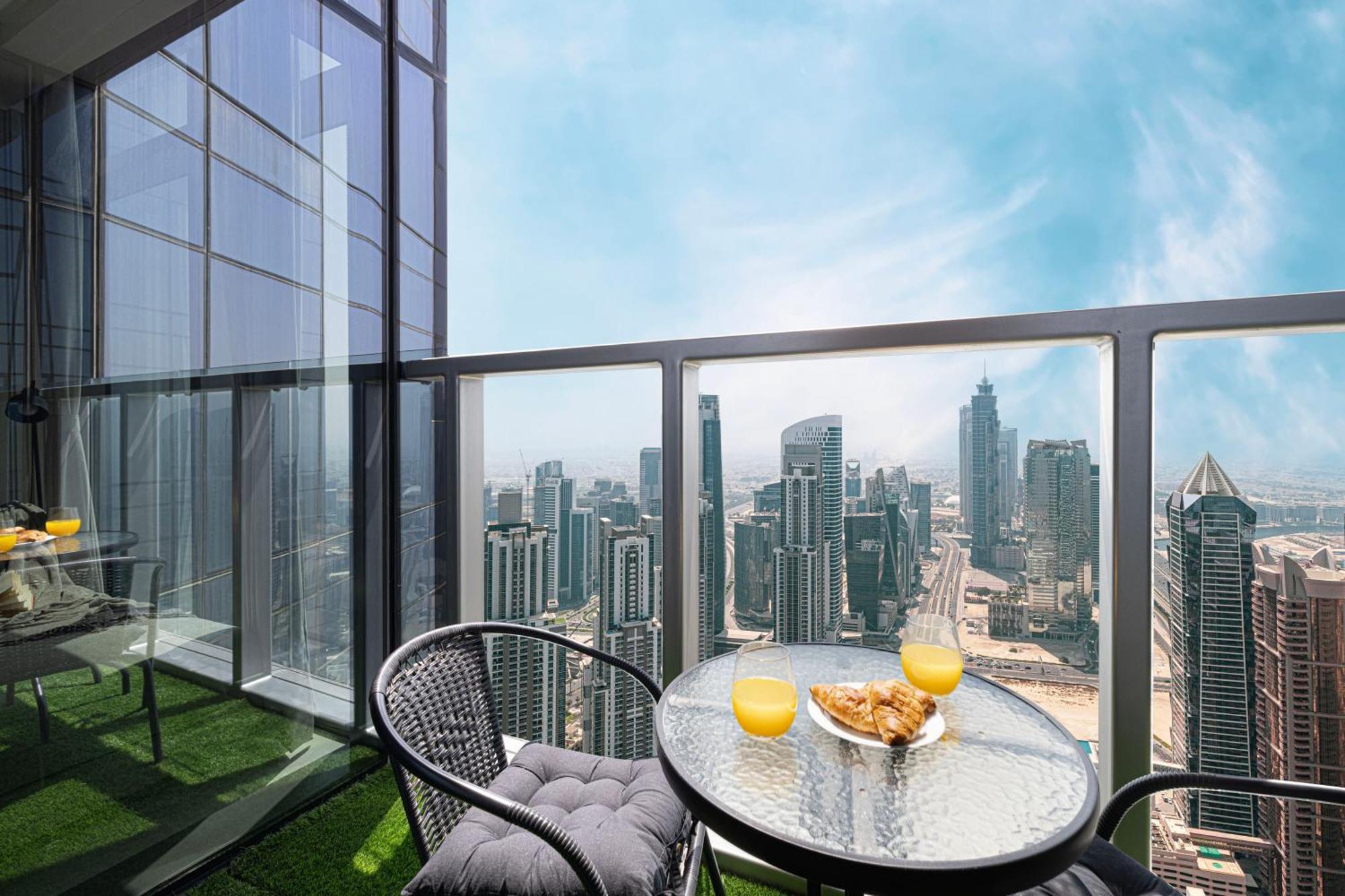 Highest Infinity Pool Burj Khalifa View Apartment Dubai